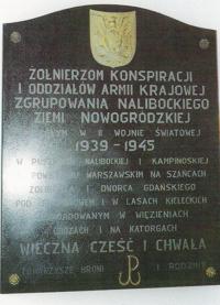 Tablica w ko�ciele �w. Stanis�awa Kostki na �oliborzu,  ku czci �o�nierzy Zgrupowania Sto�pecko-Nalibockiego AK,  walcz�cych w Puszczy Nalibockiej,  Kampinoskiej,  na Dw. Gda�skim i lasach kieleckich