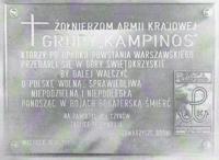 Tablica pami�tkowa w W�chocku ku czci partyzant�w Grupy Kampinos,  kt�rzy po upadku Powstania Warszawskiego walczyli na Ziemi Kielecko-Radomskiej